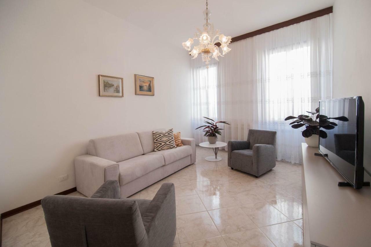 Riva Excelsior Apartment Venesia Bagian luar foto
